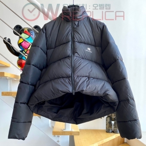 계단집 발렌시아가 블랙 패딩 자켓