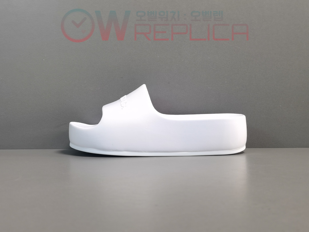 발렌시아가 청키 슬라이드 옵틱화이트 샌들 슬리퍼 CHUNKY SLIDE Optic White 654315 W1S89 9000