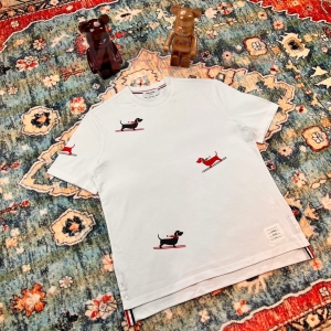 톰브라운23SS 강아지프린팅 라운드 반팔 티셔츠