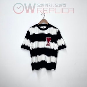 GOD공장 아미 빅하트 흑백 스트라이프 라운드 반팔티셔츠